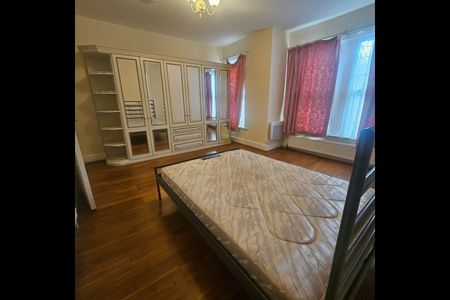 Room in a Shared House, Norfolk Road, CR7 - Photo 3