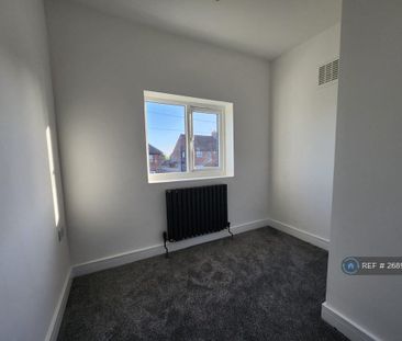 3 bedroom semi-detached house to rent - Photo 6