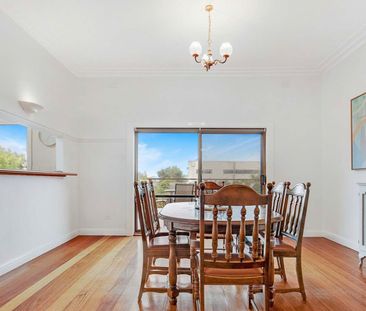 Charming 2-Bedroom Home in Prime Mornington Location - Options avai... - Photo 3