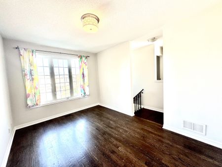 For Lease - 113 Mynden Way, Newmarket, Ontario - Photo 4