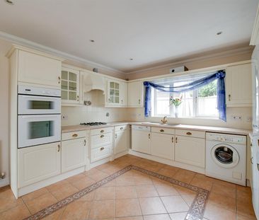 Room For Rent 12 Maple Wood, Havant - Photo 1