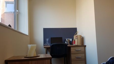 6 bedroom flat to rent - Photo 2