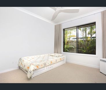 Quality Family Home in Sought-After Upper Coomera - Photo 3