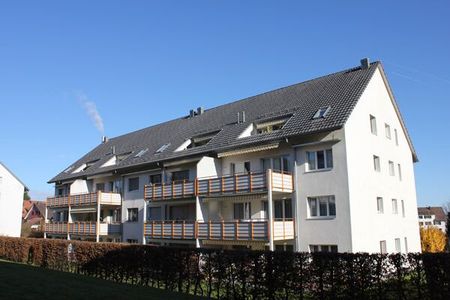 Original charming attic apartment - Photo 2