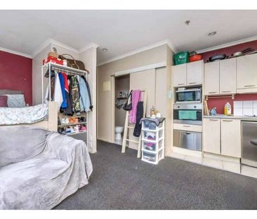APT in CBD - Photo 1