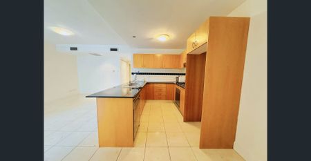 Modern 2 Bedroom Apartment - Photo 4