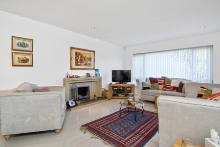 1 Piney Lane, Malone Road, BELFAST, BT9 5QS - Photo 2