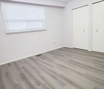 For Lease - 4 Lowbank Court, Toronto, Ontario - Photo 5