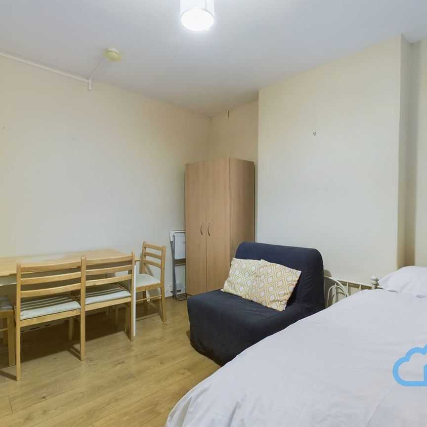 RM2 Poynders Gardens | Clapham | London | SW4 8PD - Photo 1