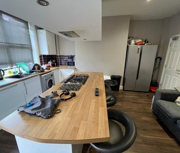 Room in a Shared House, Clifford Place, LS27 - Photo 2