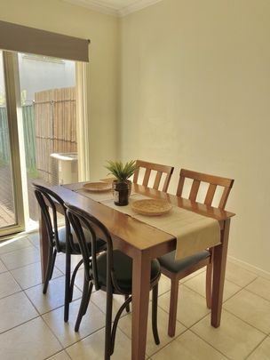 Kensington - Photo 1