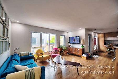 248 4e Avenue #301 - Photo 3