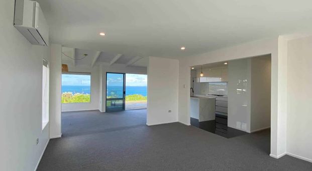 Idyllic clifftop position in the heart of Manly - Photo 1