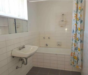 ONE BEDROOM UNIT IN SPRINGVALE - Photo 3