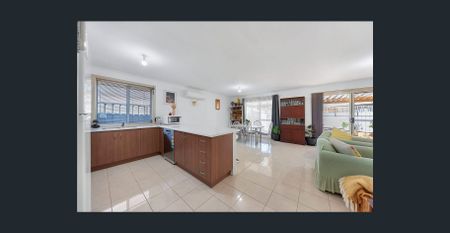 Family Home in Brahma Lodge - Photo 2