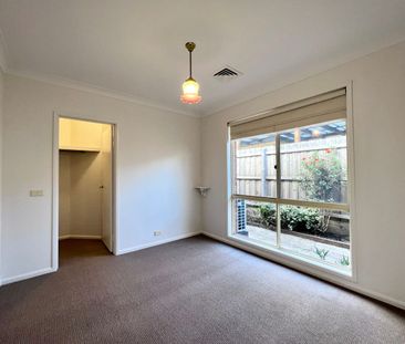 Amazing Spacious Home in Grovedale - Photo 4