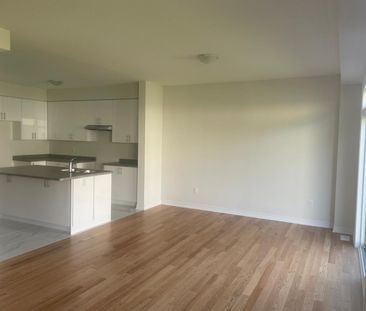 For Lease - 16 Tamworth Terrace, Barrie, Ontario - Photo 2