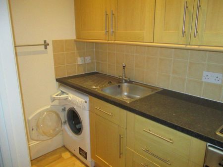 2 bedroom flat to rent - Photo 5
