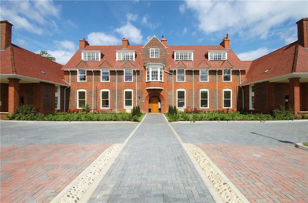 Poulter Court, 2 Chancellor Drive - Photo 1