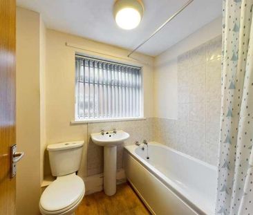 Lytham Drive, Cottingham, HU16 - Photo 5