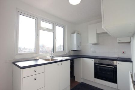 2 bedroom flat to rent - Photo 5