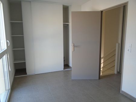 Location Maison 3 pièces 65m² CARPENTRAS 84200 - Photo 2