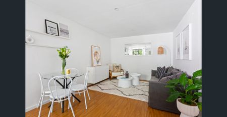 Quiet apartment with two balconies in leafy cul-de-sac - Photo 4