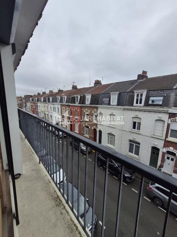 Location Appartement 4 pièces 120m² LAMBERSART 59130 - Photo 5