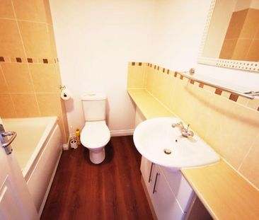 3 bedroom semi-detached house to rent - Photo 6