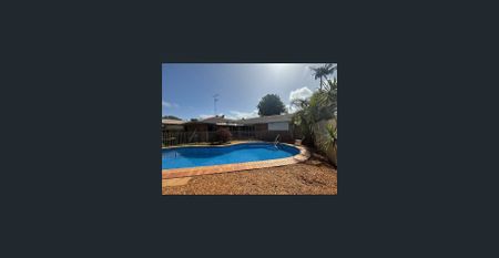 Beautiful 3-Bedroom Home with Pool in Noosa Junction Precinct – $980 per week- Long term tenants preferred. - Photo 4