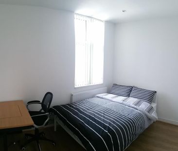 5 bedroom semi-detached house to rent - Photo 3