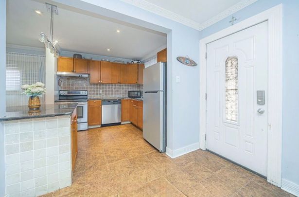 For Lease - 19 Gatsby Square Unit# Room 1, Brampton, Ontario - Photo 1