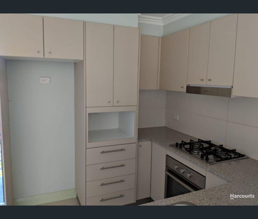 Convenient Two-Bedroom Unit Close to Everything... - Photo 2