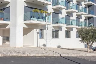 Apartment 1 bedrooms for rent Lumiar Lisboa - tennis court, solar panels, balcony, great location, air conditioning, balconies, double glazing, store room - Photo 3
