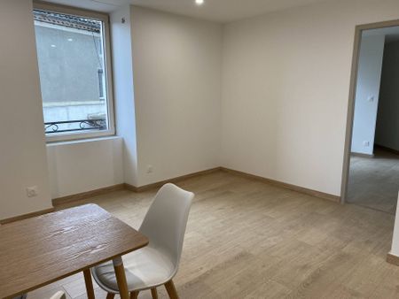 Location appartement 2 pièces 33.62 m² à Lachapelle-sous-Aubenas (07200) - Photo 2