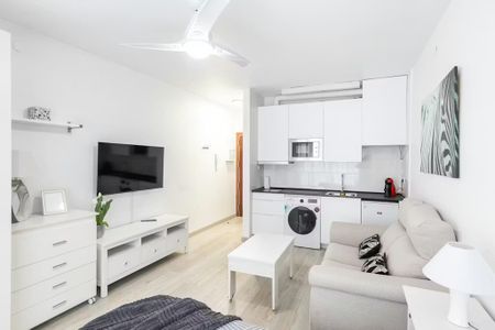 Carrer de Joan Gamper, Barcelona, Catalonia 08014 - Photo 3