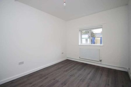 Church Road, Urmston, Manchester, M41 - Photo 3