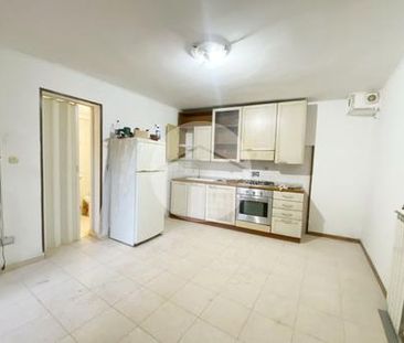 Monolocale in affitto - Photo 2