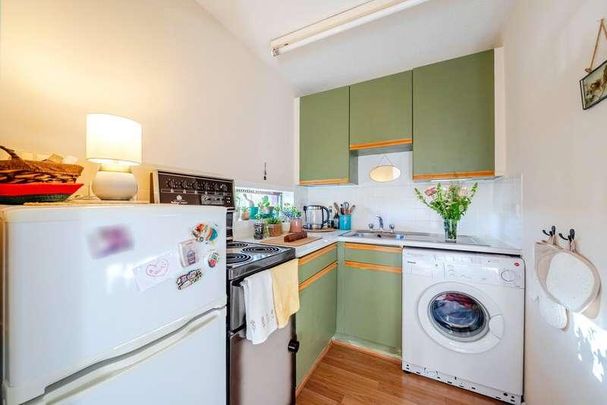 Alterton Close, Woking, GU21 - Photo 1