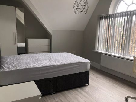 Victoria Avenue (8 bed) - Photo 3