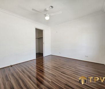 Low Maintenance 3-Bedroom House in Prime Burwood Location - Photo 3