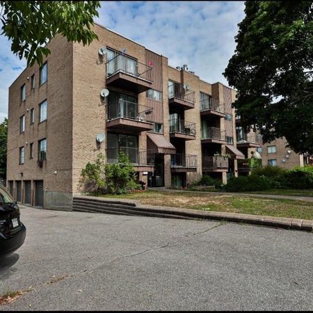 4 1/2 à louer - Photo 3