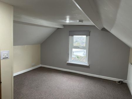 3 bedroom end of terrace house to rent - Photo 5
