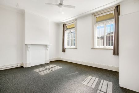 2 Bedroom Home with Separate Large Study/ Living Room in the Heart of Balmain - Photo 4