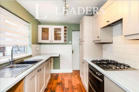 Turner Street; Northwood;, ST1 - Photo 4