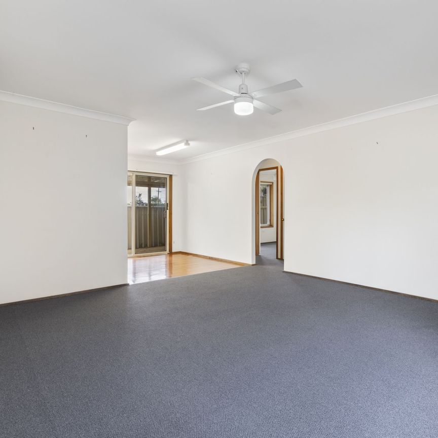 Charming Brick Villa in the Heart of Long Jetty - Photo 1