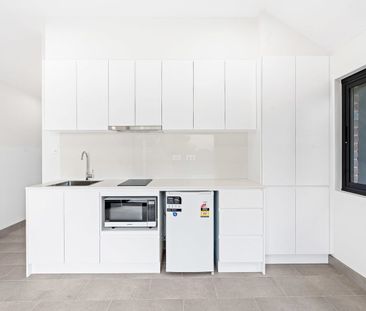 Brand new studio top floor studio - Photo 1