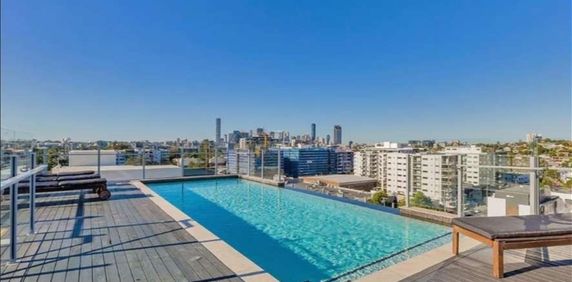 Unfurnished "Charming West End Home for Rent: Your Perfect Urban Oasis Awaits! " - Photo 2