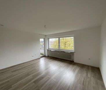 3-Zimmer-Wohnung im 2. Obergeschjoss mit Badewanne und Balkon in Wi... - Foto 2