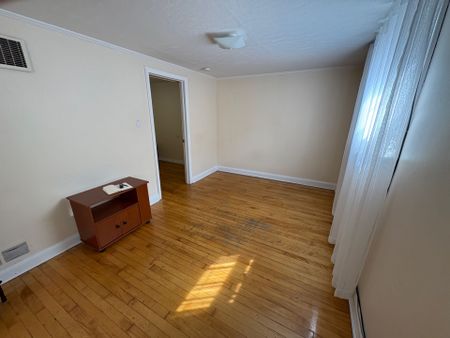 For Lease - 581 Mc Roberts Avenue, Toronto, Ontario - Photo 5